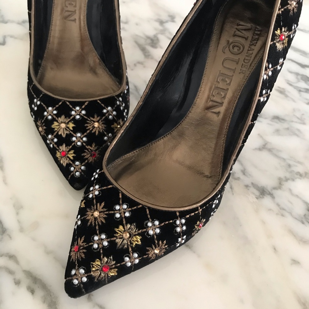 NEW Alexander McQueen Pearl Crystal Velvet Heels